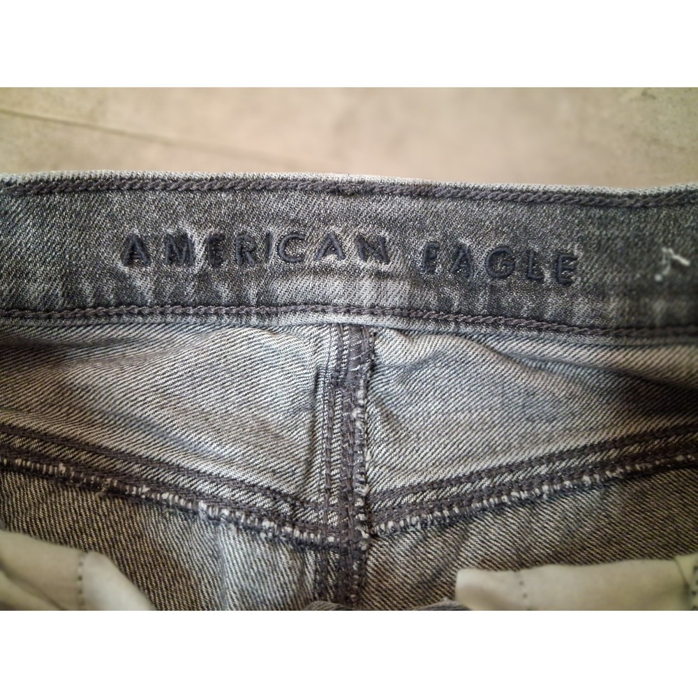 American Eagle Straight Leg Womens Size 6 Short Distressed - Picture 6 of 11